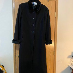 Ankle-length, super warm black wool coat with faux fur collar & cuffs